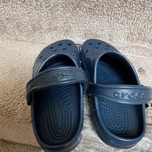 New Crocs Women/ Men’s Clogs - Picture 9 of 14